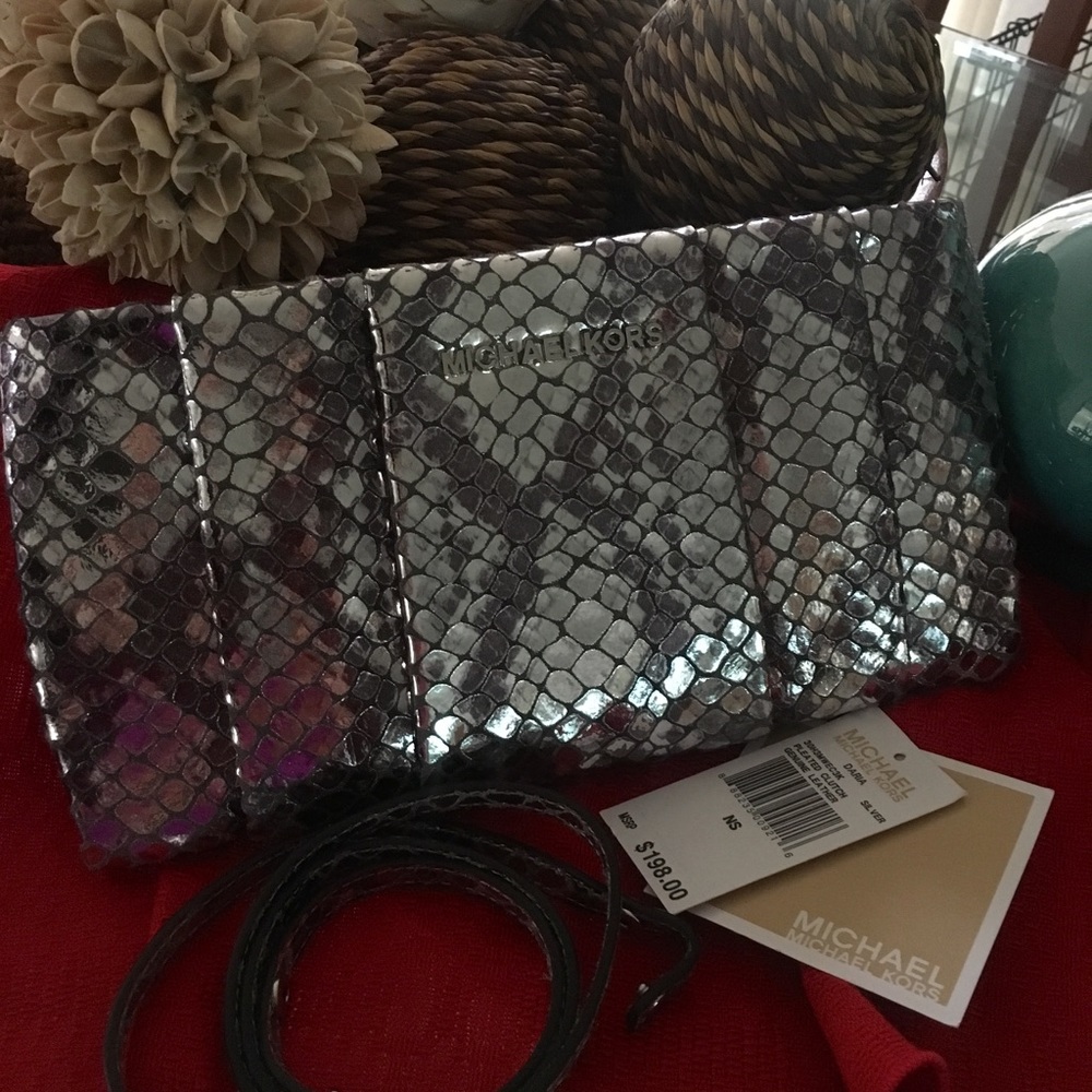 MICHAEL KORS CLUTCH